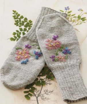 grey mittens with embroidery 